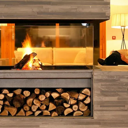 毕斯卡斯大地酒店 酒店 4*