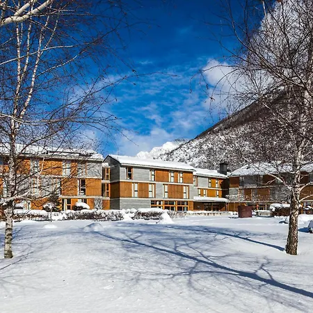 毕斯卡斯大地酒店 酒店 4*