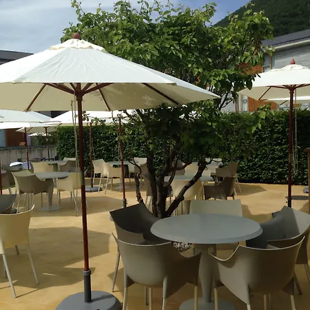 毕斯卡斯大地酒店